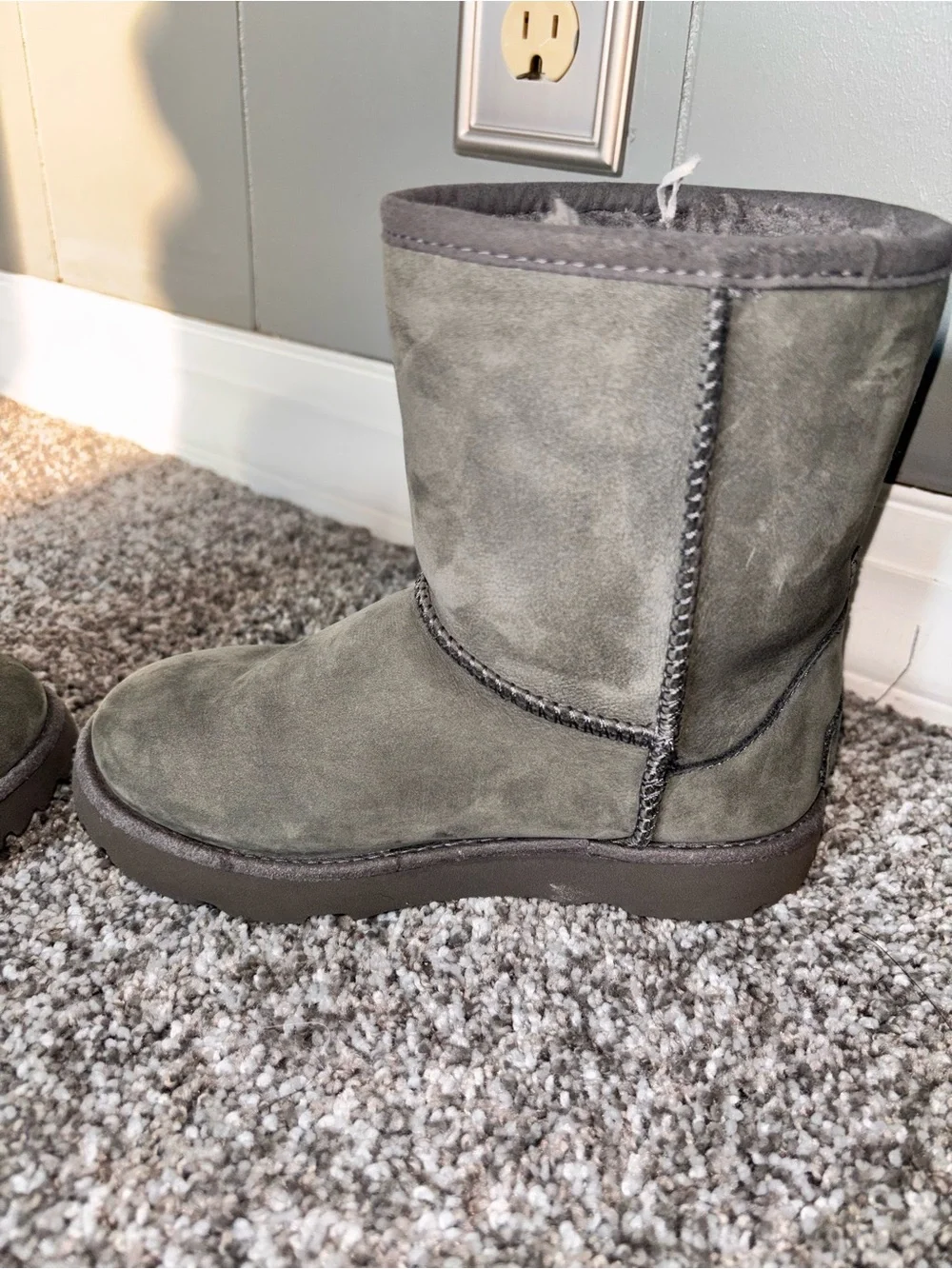 UGG Kids Classic Short Boot - Grey Suede US12